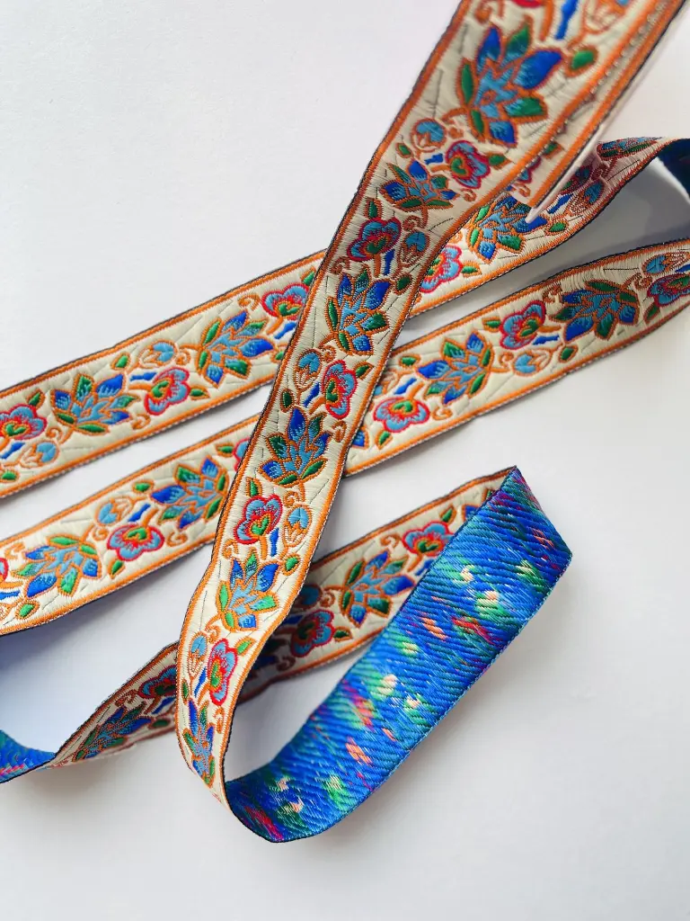 Bordado Naranja Floral.webp