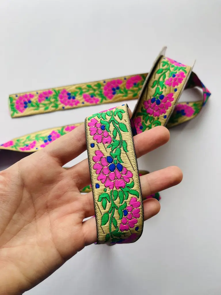 Hindu Flores Verdes.webp