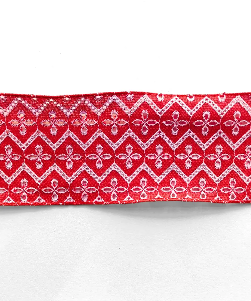 Listón Navideño - Bordado Rojo 4"