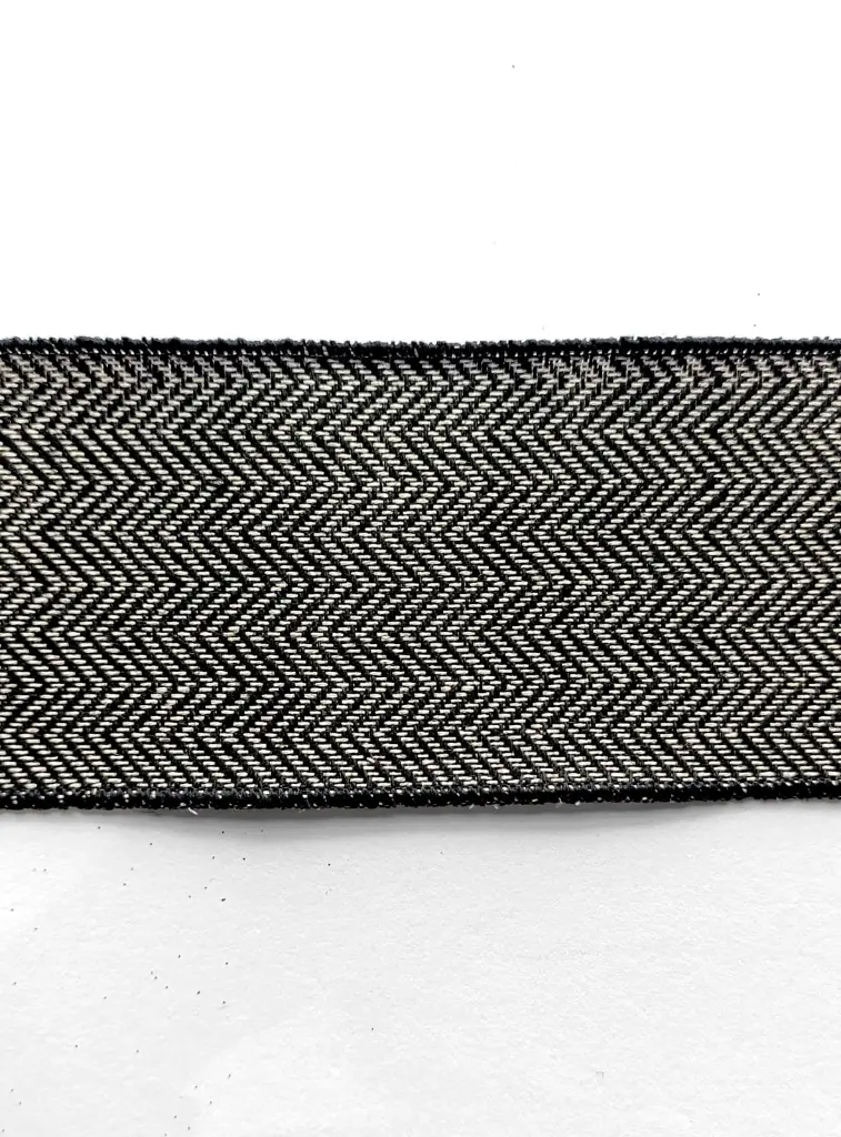 Listón Navideño - Líneas Beige & Negro 4"
