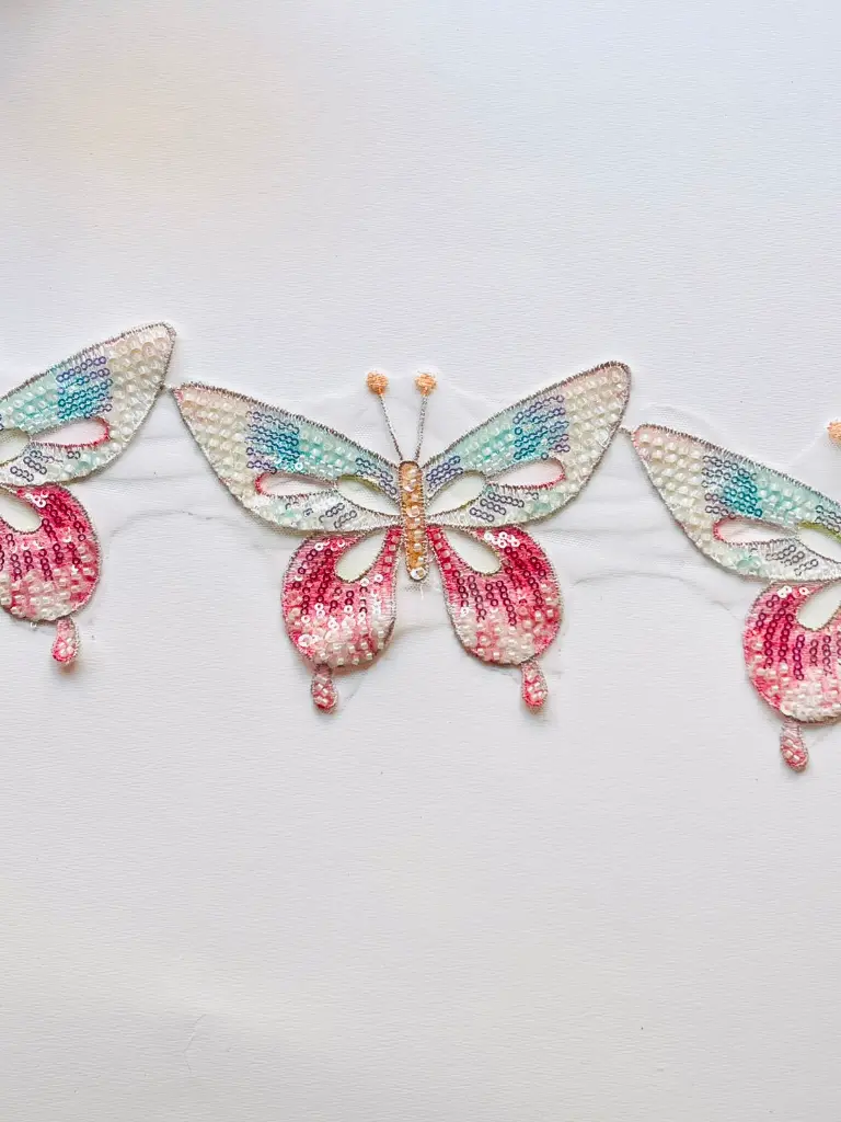 M - Tul Bordado - Mariposas Celeste y Rosa