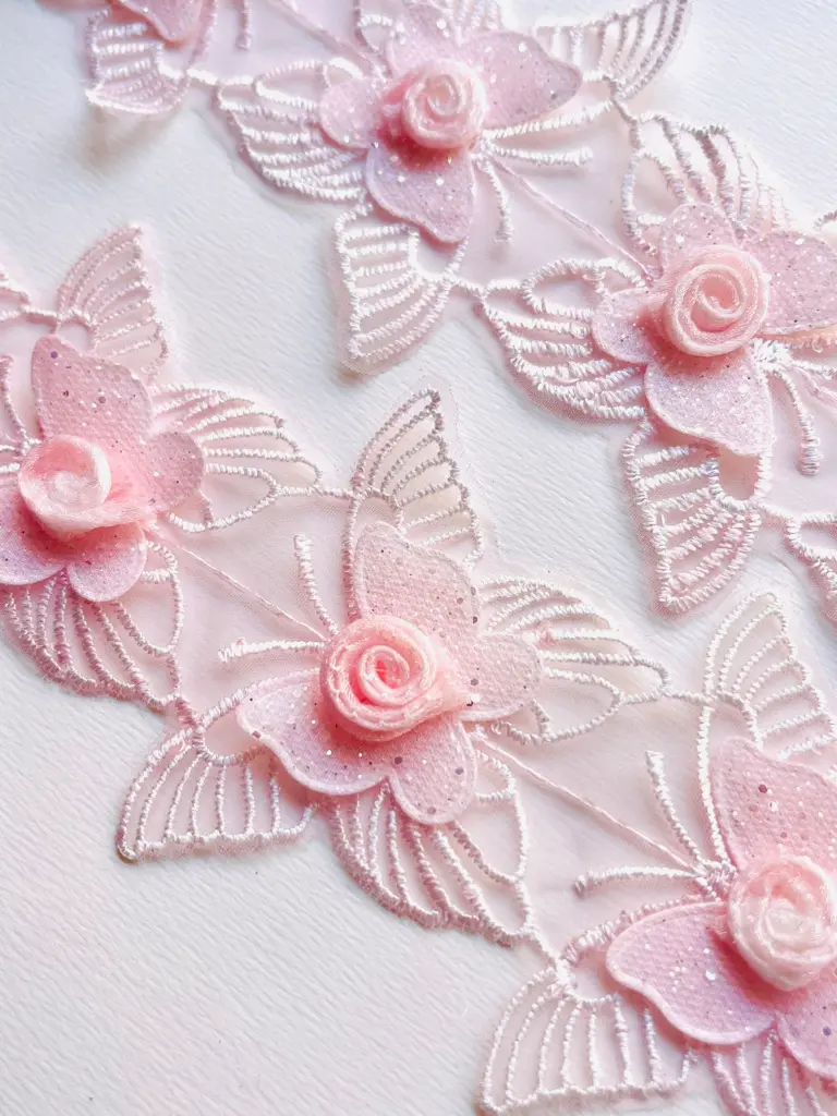 M - Tul Bordado - Mariposas Rosas