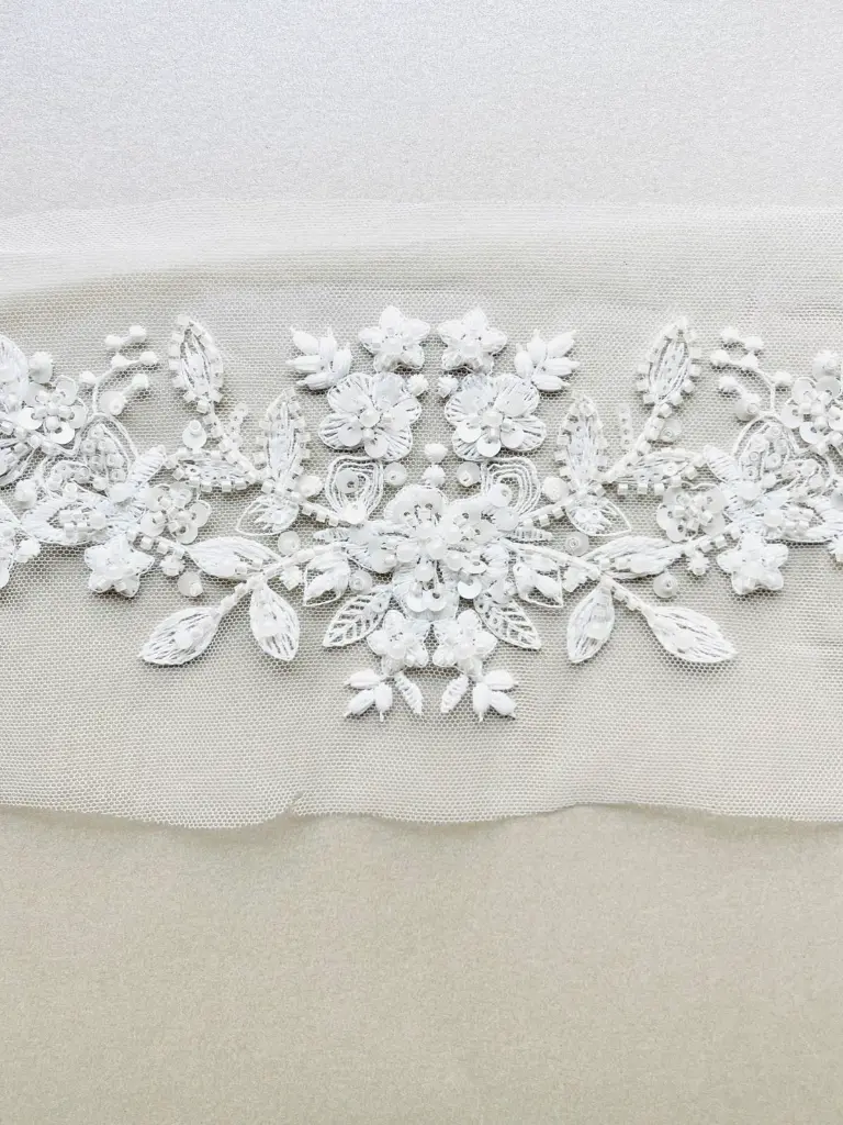 M - Tul Bordados - Hojas Blancas