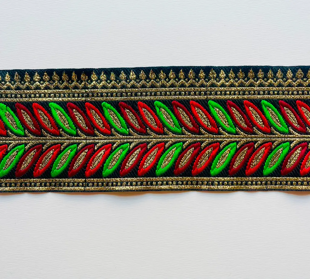 MH - Tira Hindu Bordada 7.5 cm Negra Oro