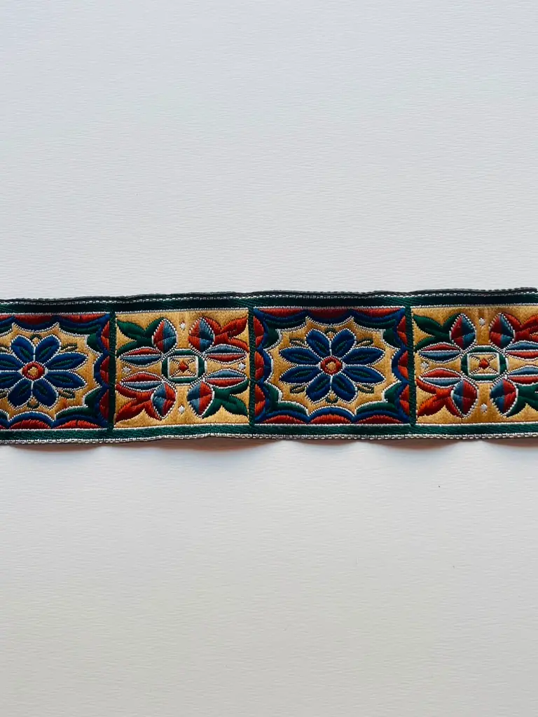MH - Tira Hindu Bordada 5 cm Desierto