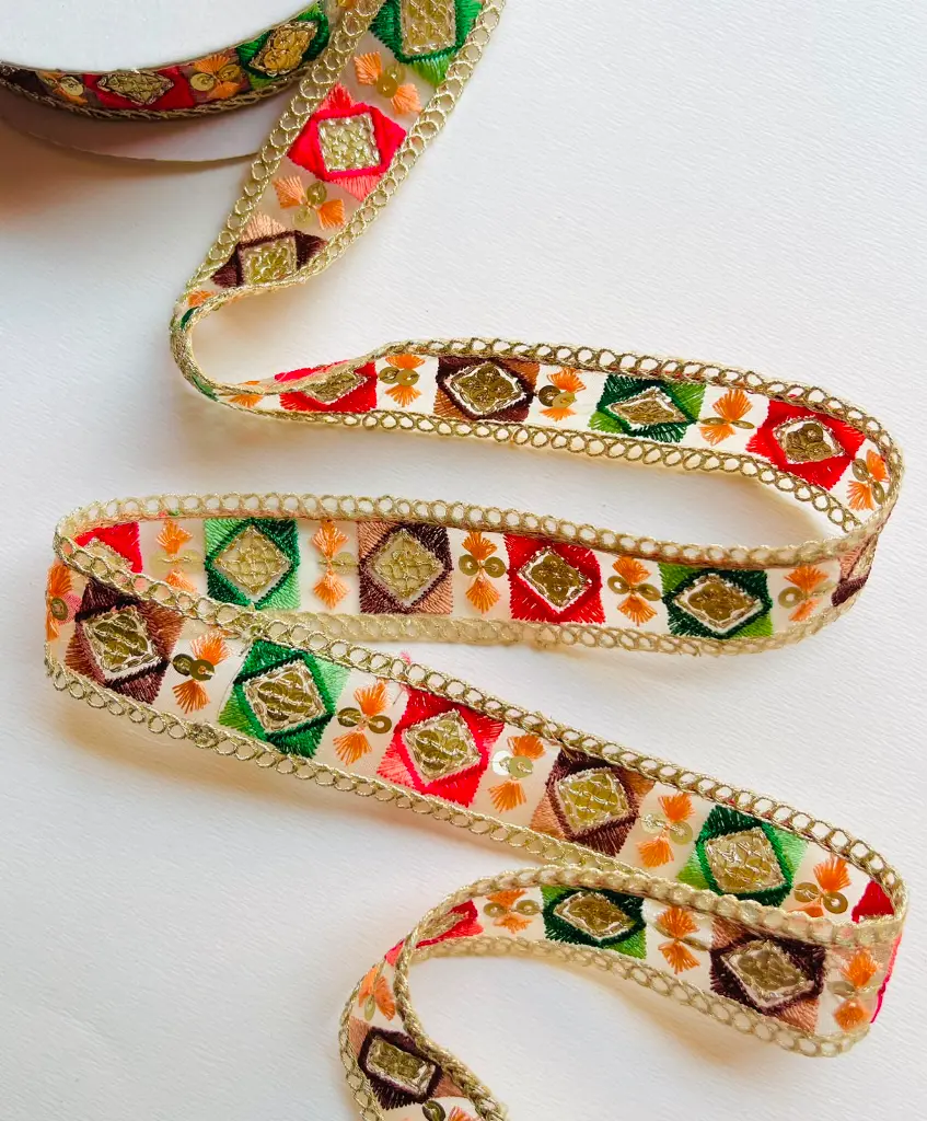MH - Tira Hindu Bordada 3 cm Durazno