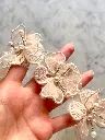 M - Tul Bordado - Flores Nude con Perlas.webp