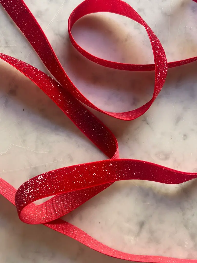 M - Velvet con Glitter - 1.90 cm Rojo1.webp