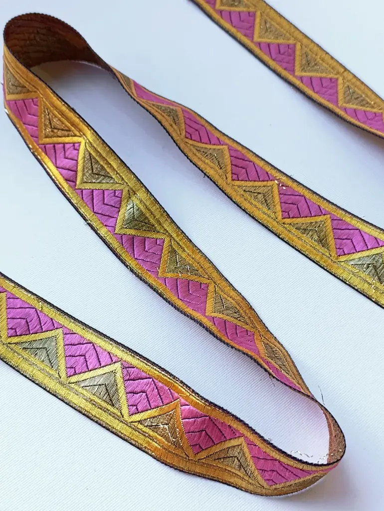 tira multicolor rosa.webp