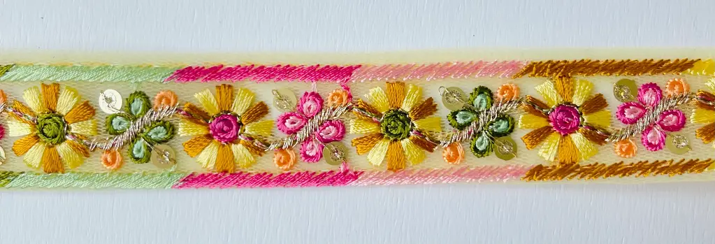 MH - Tul Bordado Flores 7/8" - Amarillo Claro