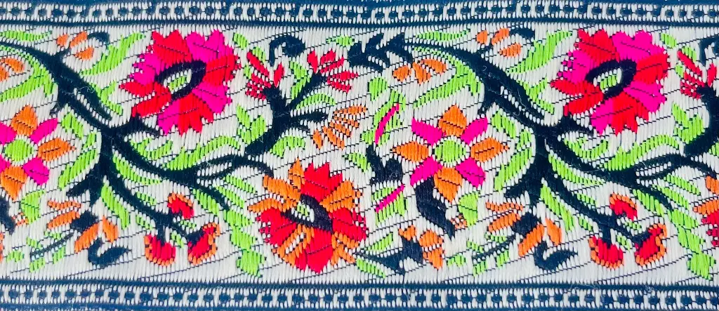 MH - Tira Bordada Multicolor 5 cm - Blanco y Negro