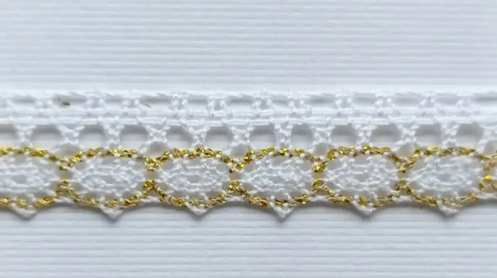 MH - Tira Bolillo 5/8" - Blanco y Oro.