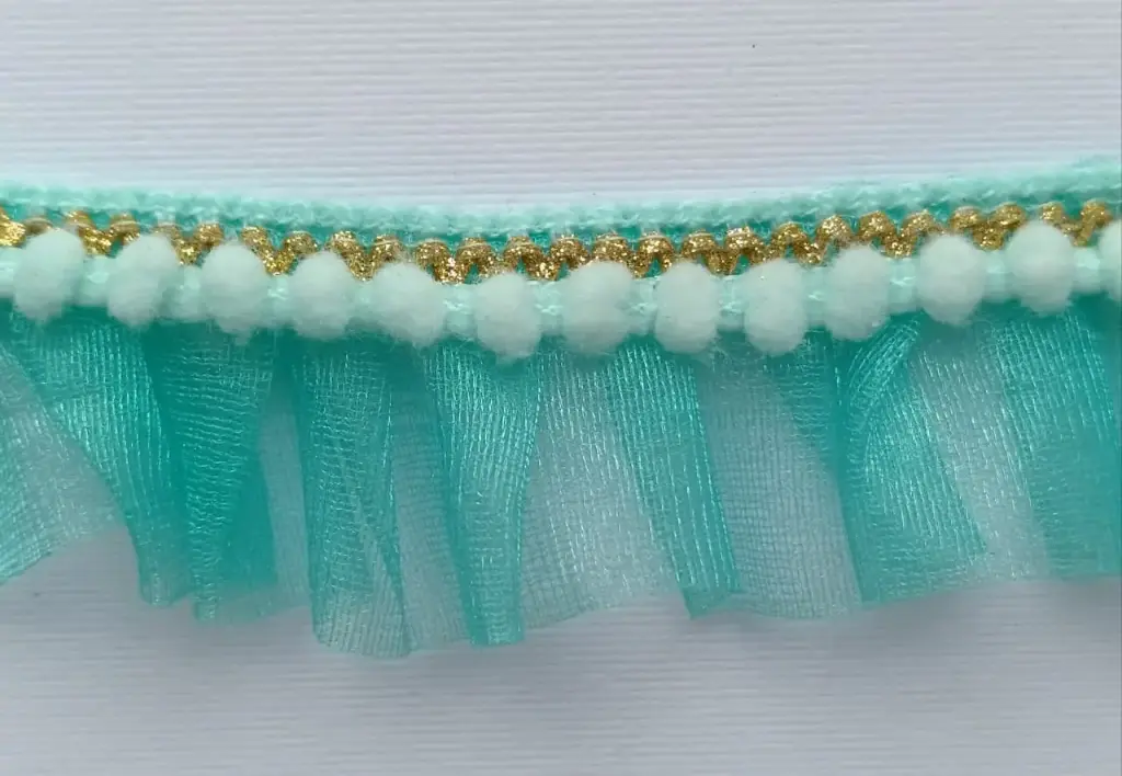 Tira Hindú de Tul y Pom Pom 4cm - Menta