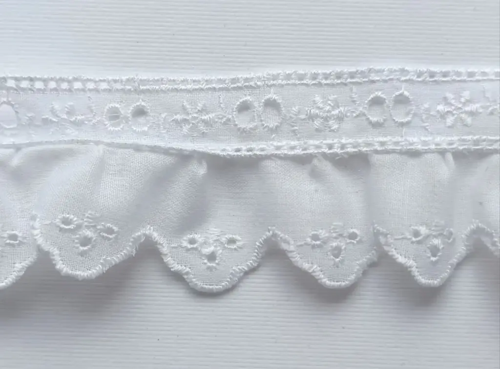 MH - Tira Bordada Plisada 4.5 cm - Blanco