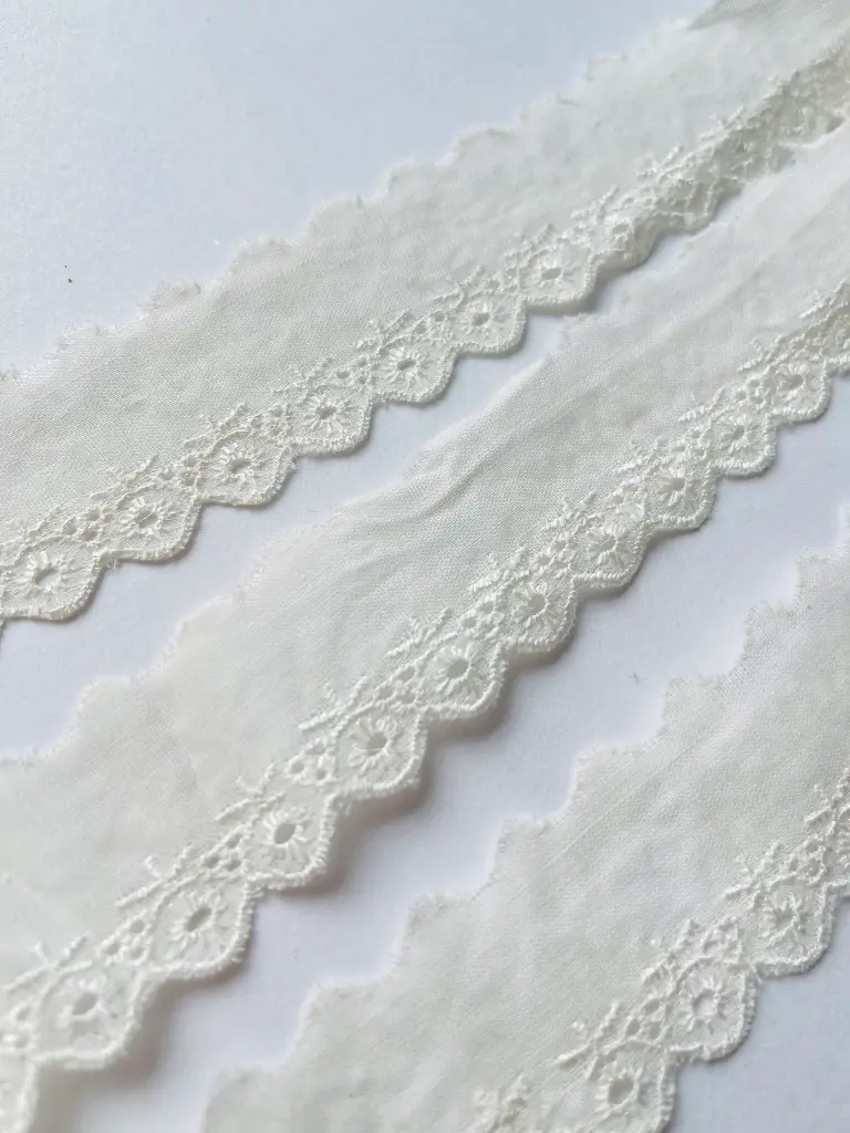 M - Tira Bordada 3.5 cm - Hueso