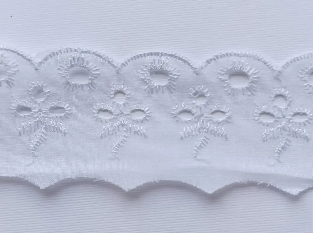 MH - Tira Bordada 5cm - Blanco.