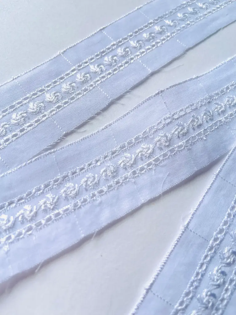 M - Tira Bordada 4 cm - Blanco