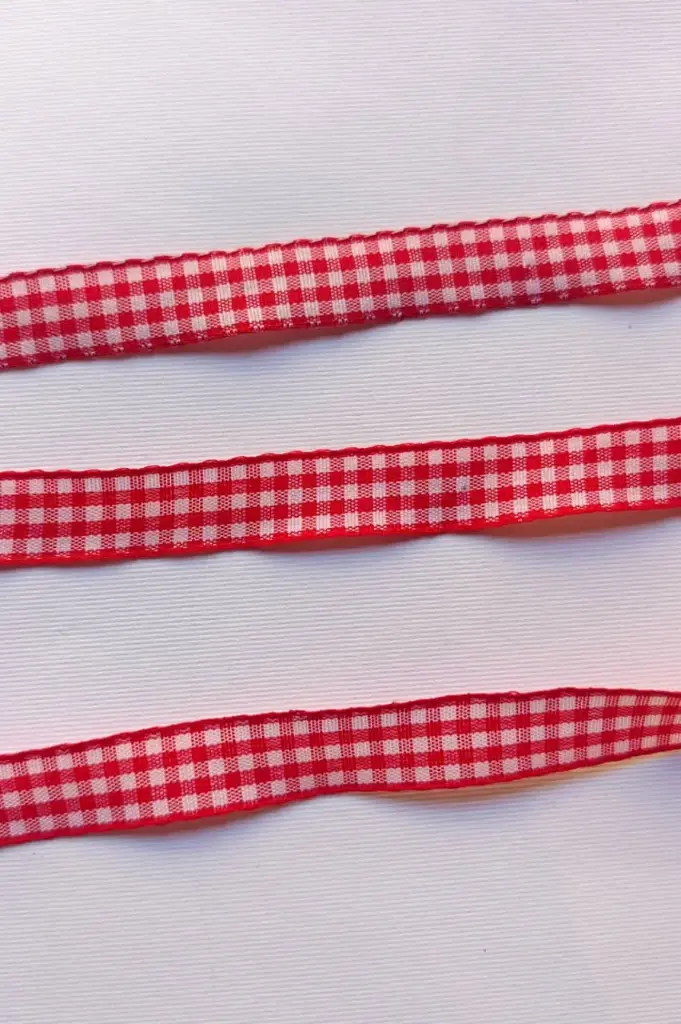 MH - Listón Hindú - Cuadros Rojo