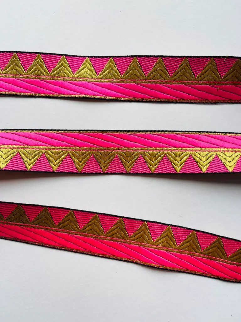 MH - Bordado Samosa - Fucsia