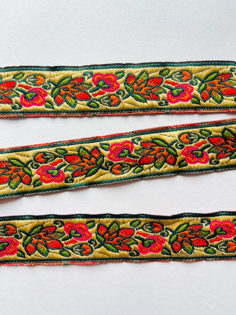 MH - Bordado Floral - Beige