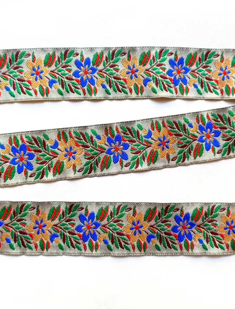 MH - Tira Bordada - Flores Blancas