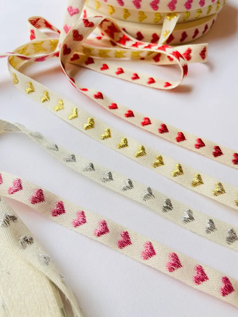 Listón de Algodón Bordado - Corazónes