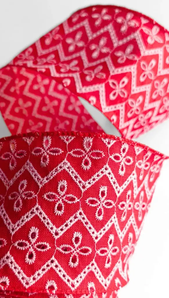 Listón 4" - Bordado Rojo y Beige