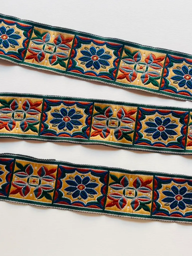 MH - Tira Hindu Bordada 5 cm Desierto