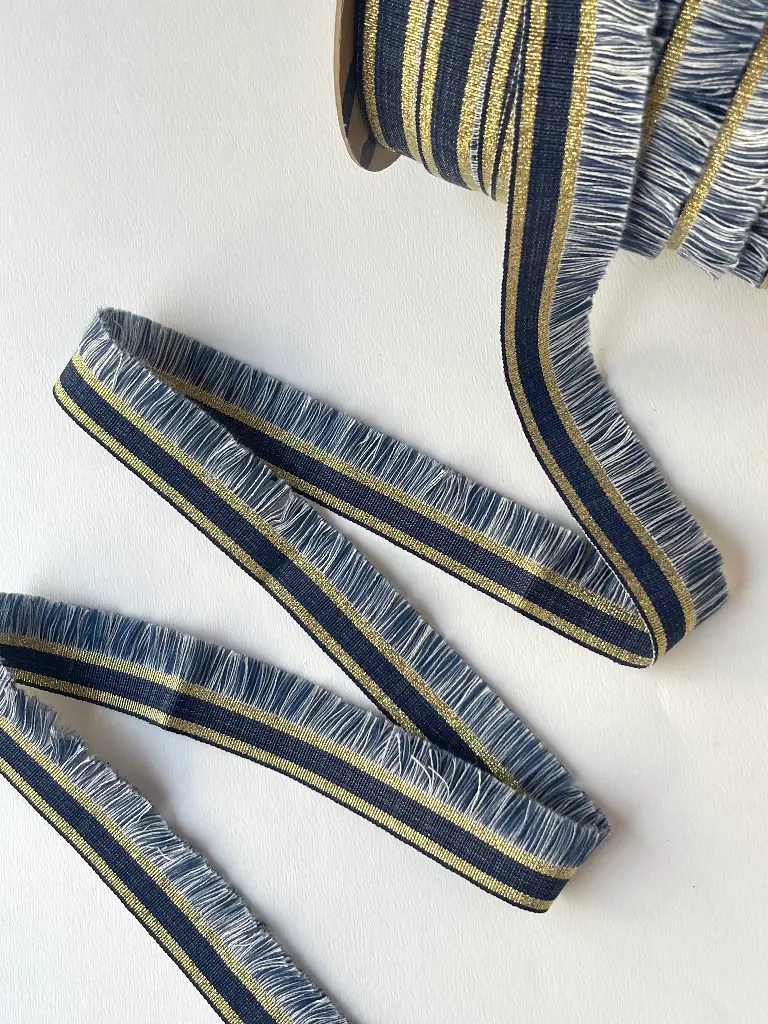Pasamanería Azul Marino y Dorado con Fleco Lateral Azul y Blanco