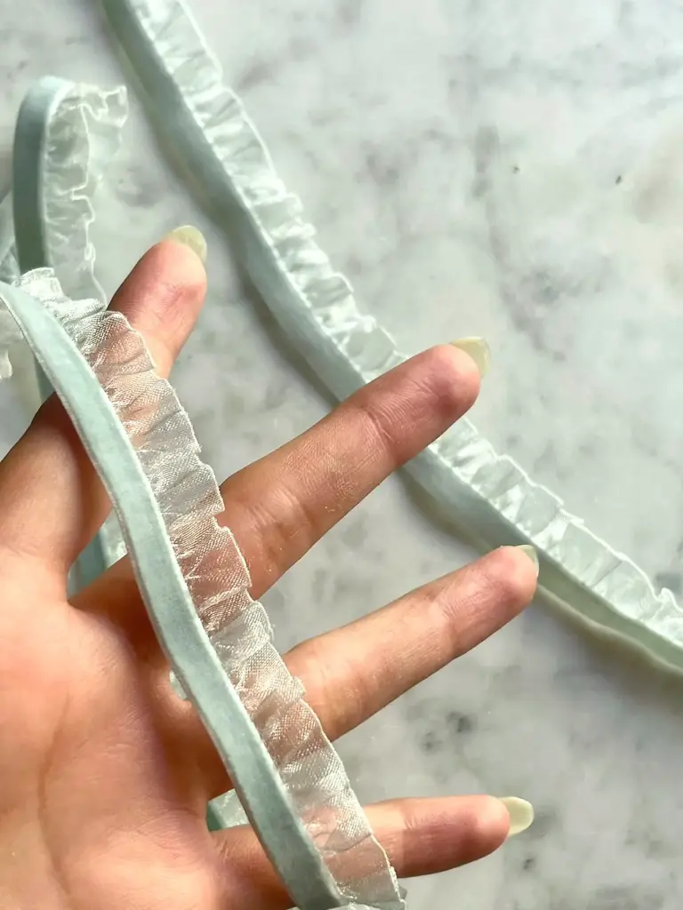 Listón de Terciopelo con Organza Plisada