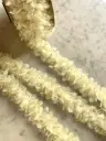M - Tira de Flores de Organza Ivory y Pedrería