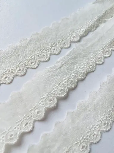 [TC-3469-HUESO] M - Tira Bordada 3.5 cm - Hueso