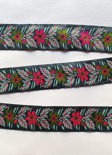 [5242] MH - Tira Bordada - Flores Rosas